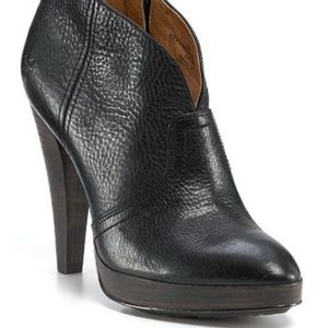 Frye Harlow ankle booties heels 8 black leather